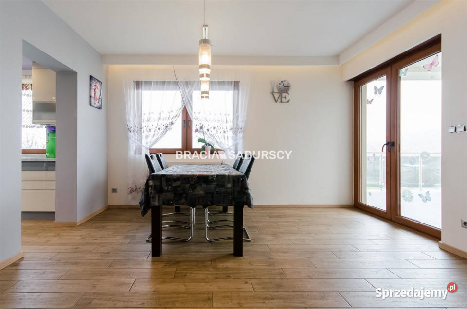 Dom wolnostojący na sprzedaż Myślenice 220m2 sprzedam