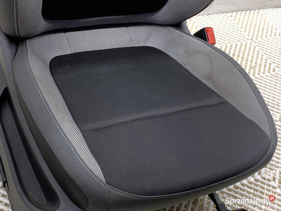 FOTEL PRAWY PRZÓD SKODA FABIA III Kombi