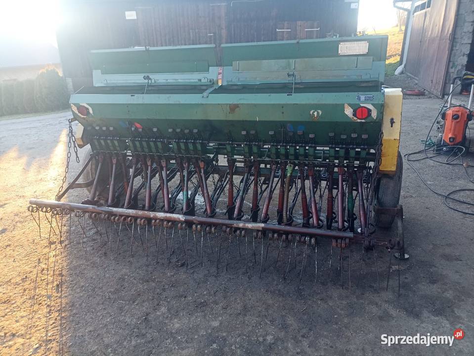 Siewnik zbożowy Poznaniak z grabkami nieuszkodzony sprzedam