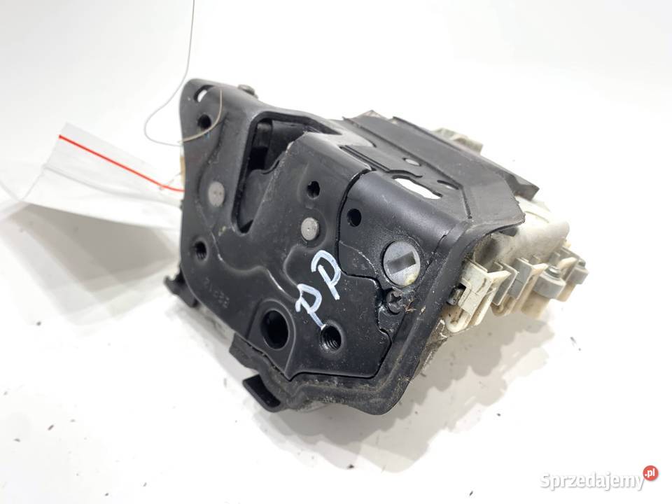 ZAMEK DRZWI PRAWY PRZÓD AUDI Q7 4L Hatchback