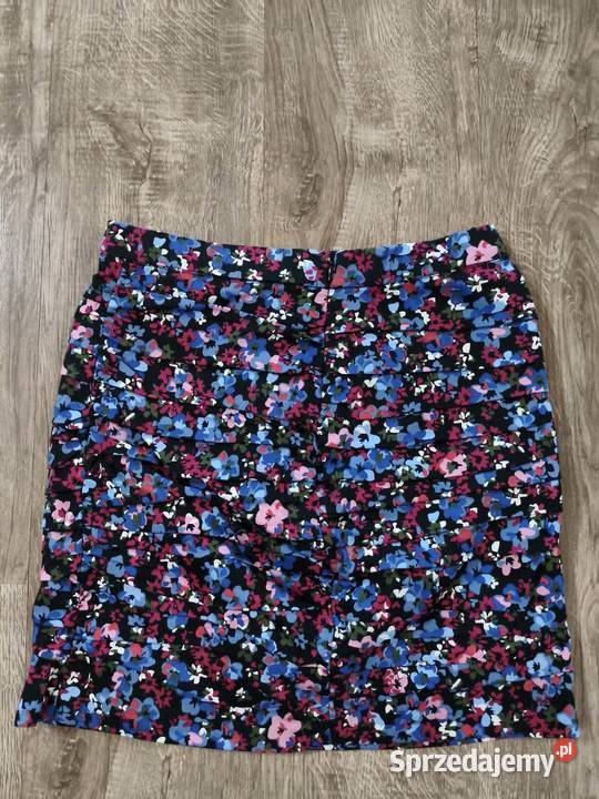 Kwiatowa spódnica mini Stradivarius M Hajnówka
