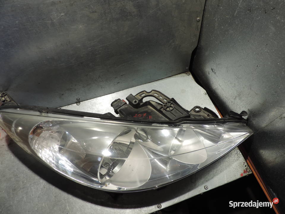 LAMPA PRAWY PRZÓD PRZEDNIA PEUGEOT 207 FL Nowy Sącz