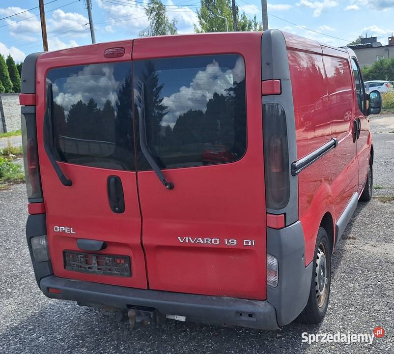 Opel Vivaro furgon 3 osobowy 2001 czerwony 1900cm3
