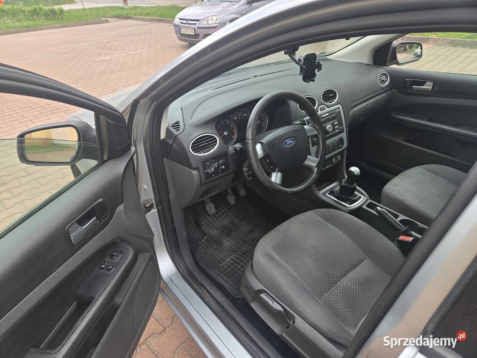 Ford focus 16 z gazem 2005 długie opłaty Łódź