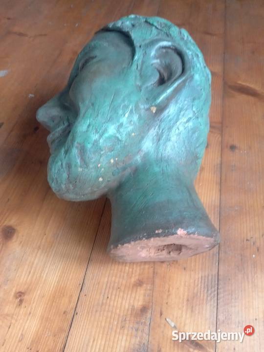 Tarakotowa glowa sygnowana Gdów