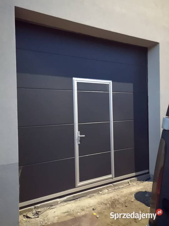 Brama na PILOTA Orzech 3000x2125 garażowa Bramy Żegocina