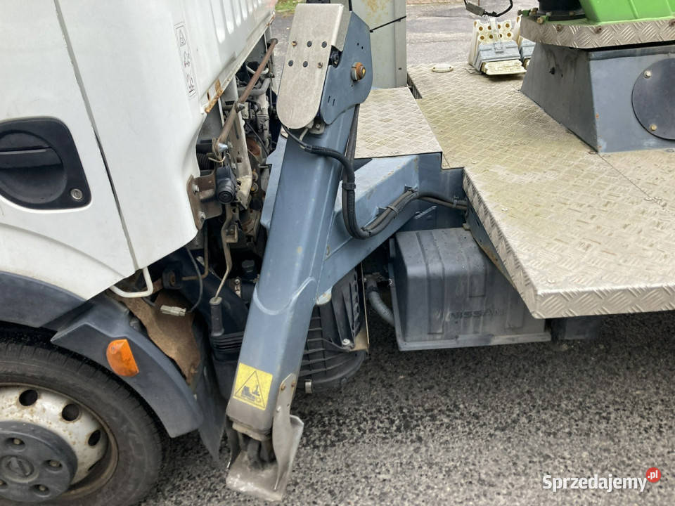 Nissan Cabstar Cabstar Canter Zwyżka Podnośnik nieuszkodzony