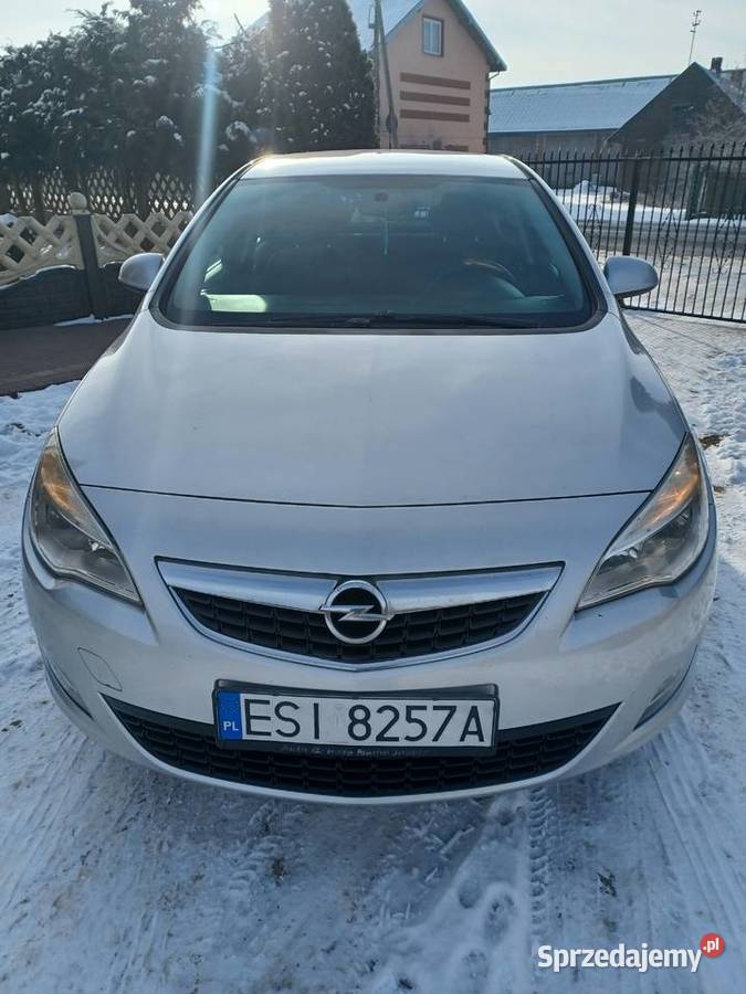 Opel Astra J 2010 BGAZ Klima Hak Zadbany Zwierzyniec