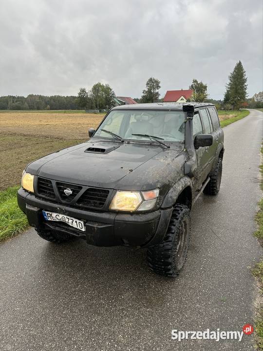 Nissan Patrol y61 long 28 czarny