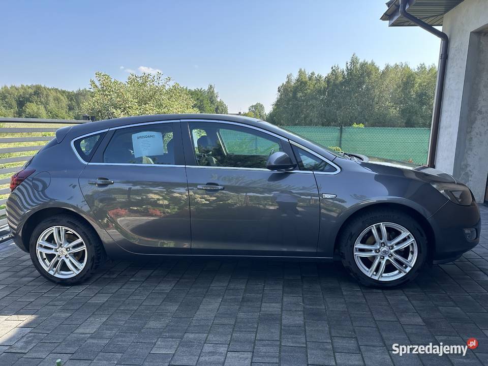 Opel Astra J nieuszkodzony Astra Pabianice