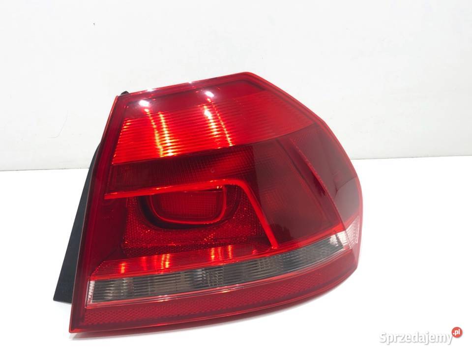 LAMPA PRAWY TYŁ VW PASSAT B7 561945096H