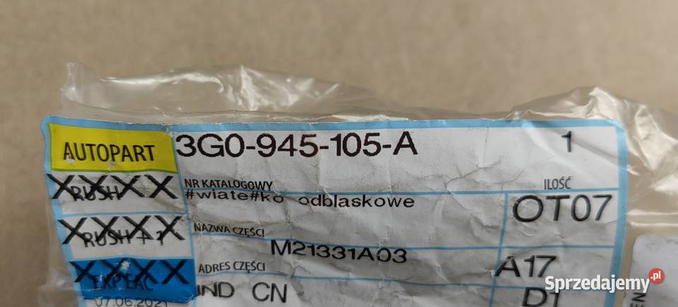 3G0945105A VW PASSAT odblask zderzaka tylnego