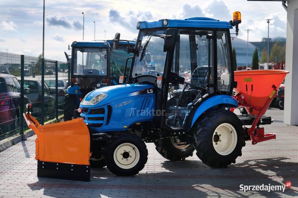 LS Tractor XJ25 HST 4x4 244 CAB pług do śniegu podkarpackie