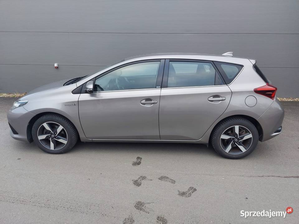 TOYOTA AURIS EDITIONS 18 VT 16V HYBRYDA 2016r Jelenia Góra