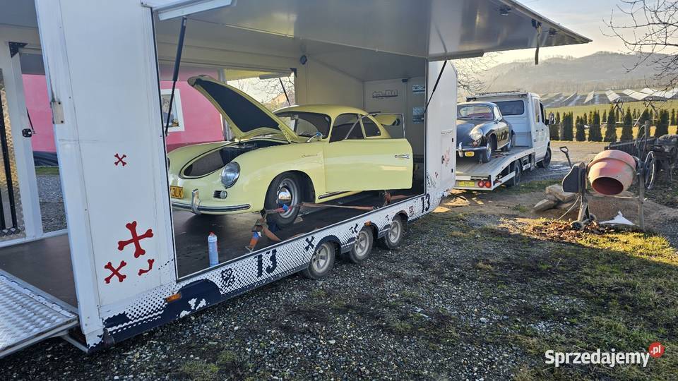 Bezpieczny transport krytą lawetą Kryta laweta