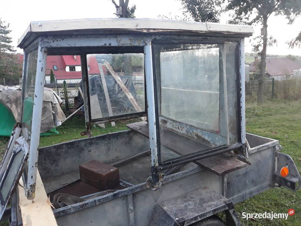 Kabina rurkowa c 330 Konina