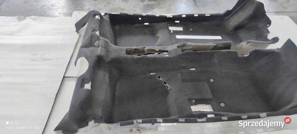 DYWAN WYKŁADZINA AUDI A1 8X 8X1863367 EUROPA 3 Tapicerki samochodowe Przystajń