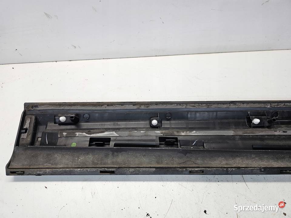 LISTWA DRZWI PRAWY PRZÓD AUDI Q3 8U 8U0853960D osobowe Przystajń