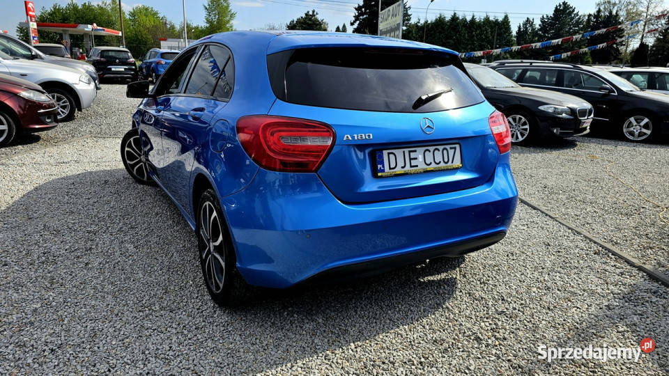 Mercedes A 180 Piękny kolor Automat dużo faktur przyciemniane szyby dolnośląskie Świdnica