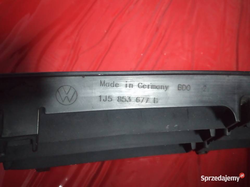 VW BORA KRATKA ŚRODKOWA ZDERZAKA 1J5853677B Mietków sprzedam