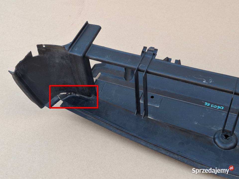 MERCEDES EKLASA W212 WLOT KIEROWNICA POWIETRZA osobowe Bieleń