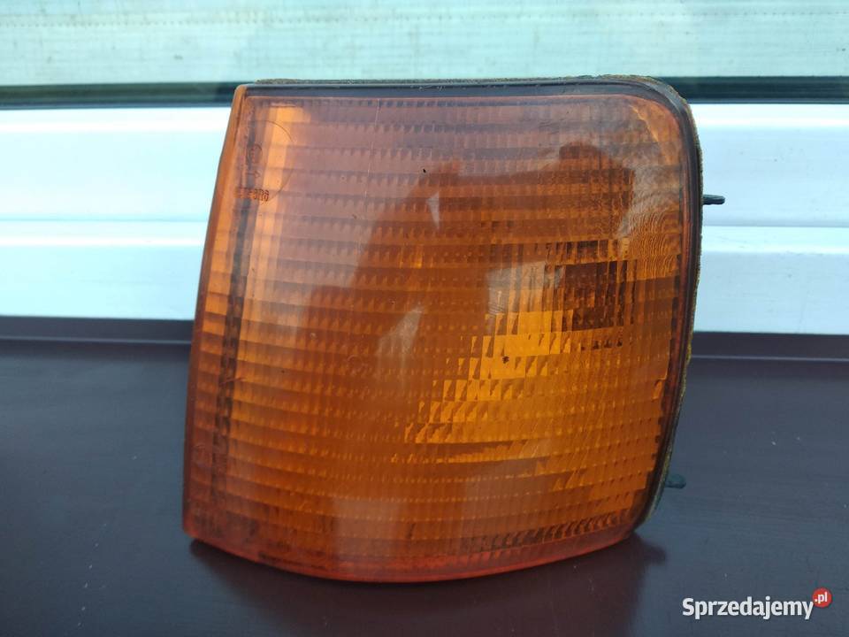 VW Passat B3 kierunkowskaz kierunek migacz lewy Sieradz