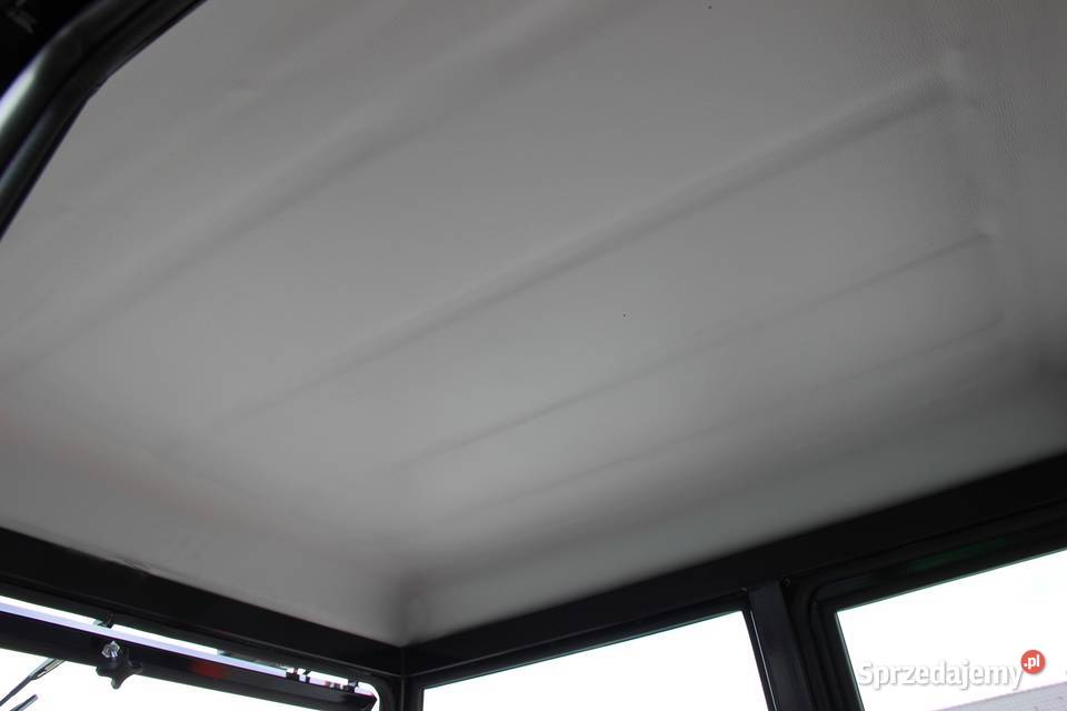 Kabina do ciagnika C360 C 360 z błotnikami Koja nieuszkodzony Rogóźno