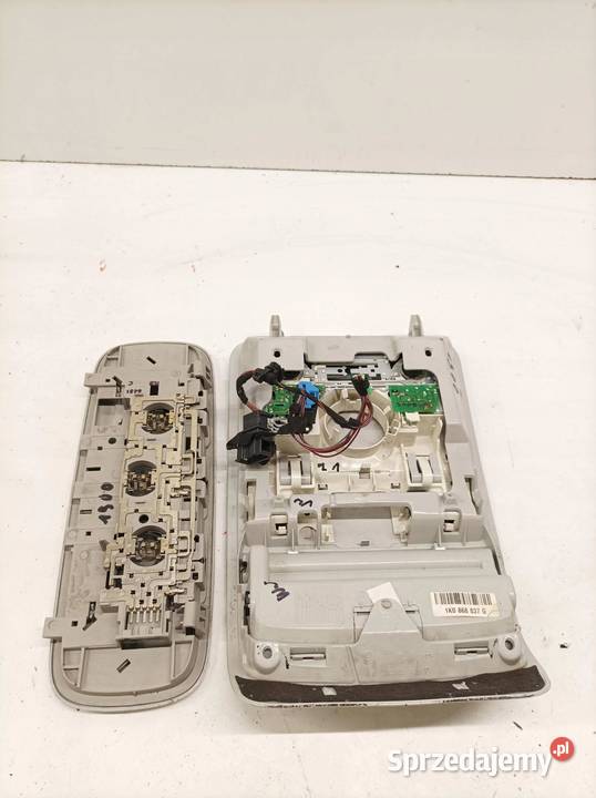 LAMPKA PODSUFITKI SCHOWEK NA OKULARY 1K0868837G