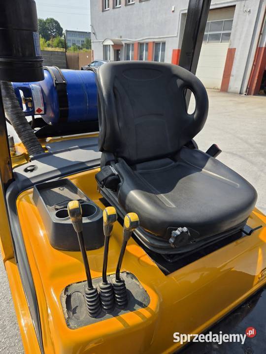 Wózek widłowy Hyundai 25L7A 100 sprawny gaz