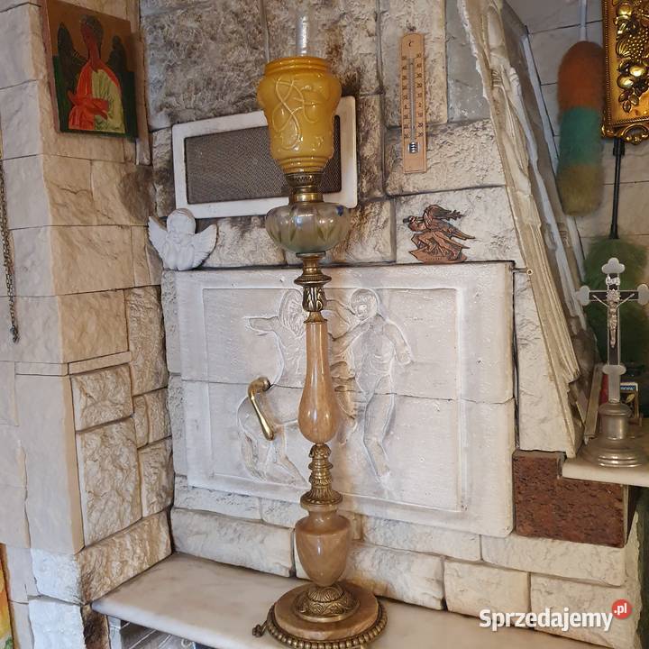 Sprawna masywnakamienna lampa naftowawys 90 Wrocław