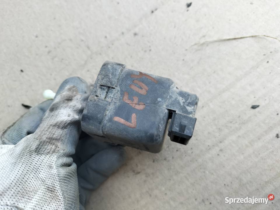 AUDI A4B5 A4 B5 SILNICZEK REGULACJI LAMPY LEWY Silniczki regulacji Kamień-Kolonia