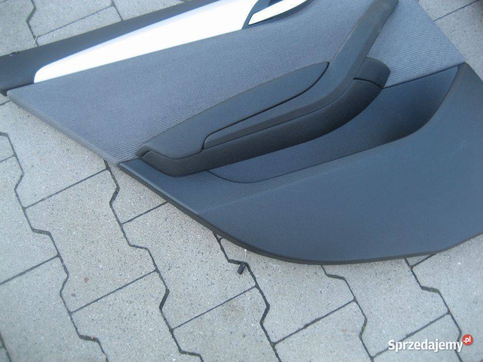 bmw x1 e84 0912r tapicerka drzwi tył lewa prawa osobowe wielkopolskie Rakoniewice