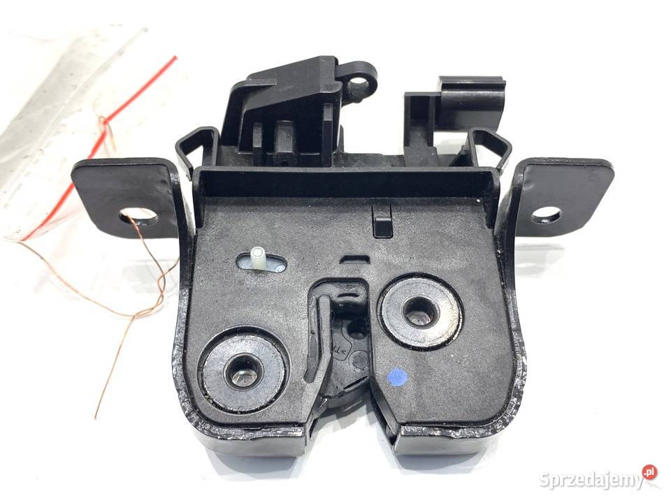 ZAMEK KLAPY TYŁ DACIA DUSTER SUV 905037230R 1018