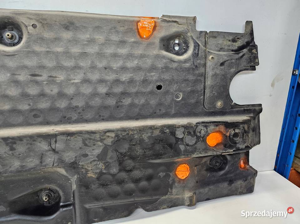 OSŁONA PŁYTA PODWOZIA PRAWA AUDI A3 8P Przystajń