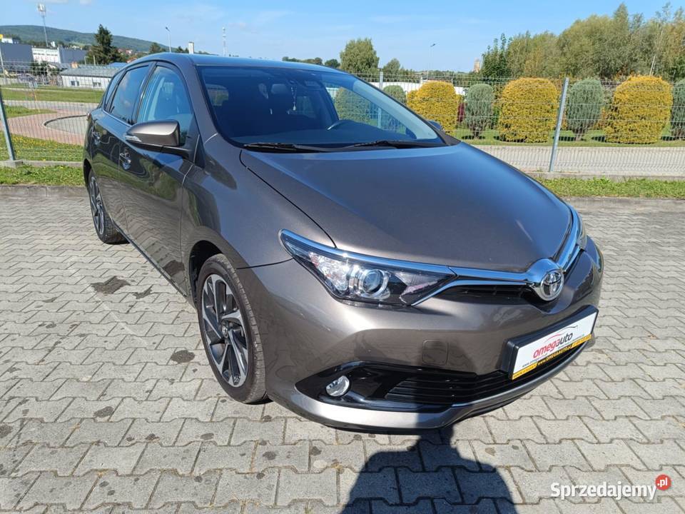 Toyota Auris II Hatchback 5d Facelifting 2017 tempomat Sanok sprzedam