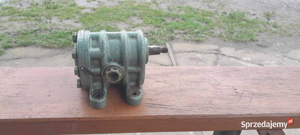 Pompa hydrauliczna podnośnika C330 sprzedam