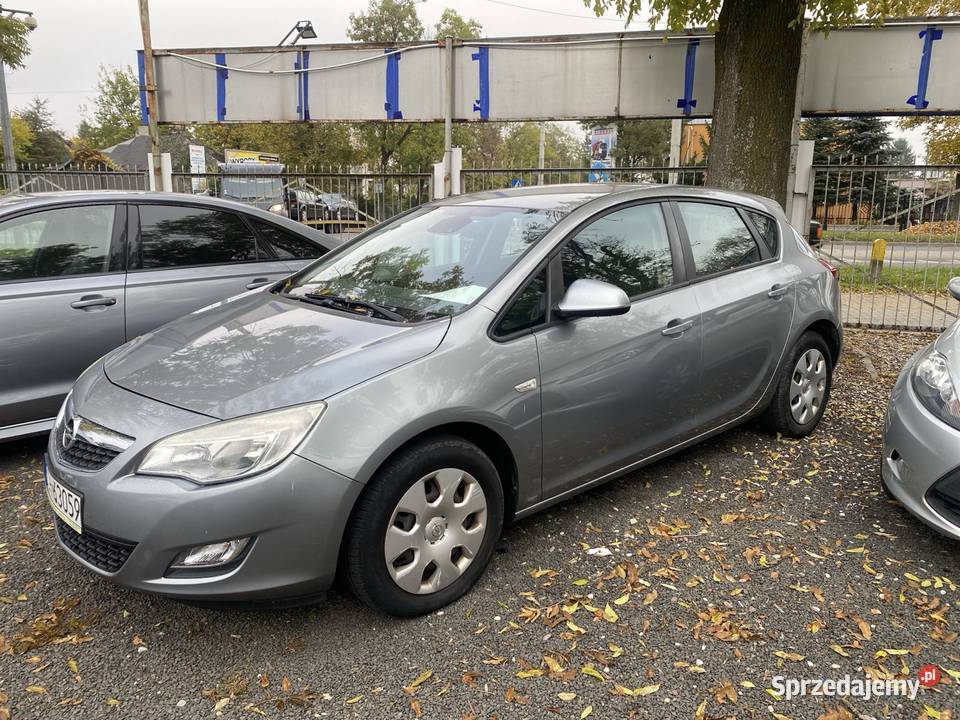 Opel Astra 1.6 16 V 2010 rok 1 właść Spr ze Szwajcari