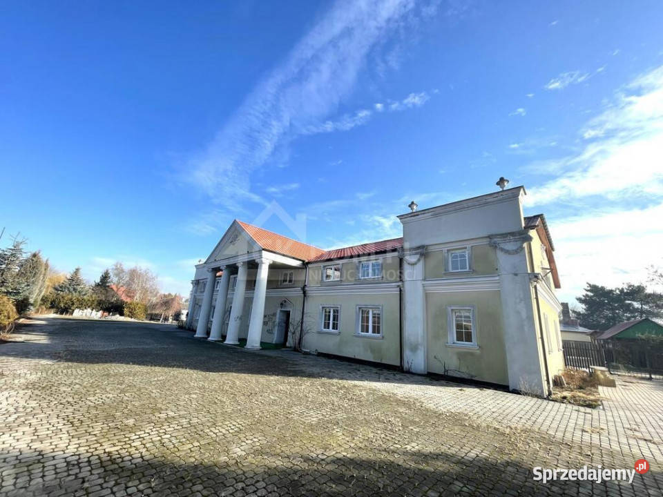 Pałac Łazienkowski centrum Staszowa Staszów