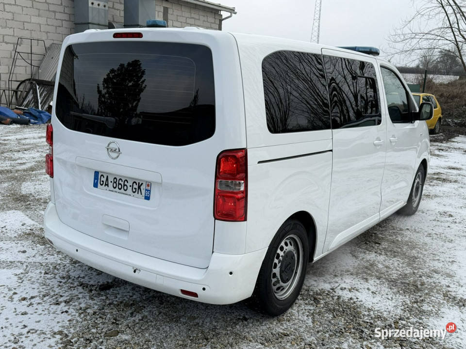 ambulansy Opel Vivaro Opel Vivaro 20CDTI 177 diesel wielkopolskie Gostyń