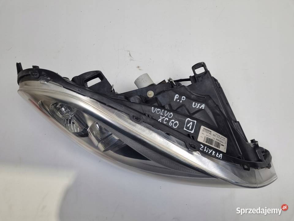 Volvo XC60 0817r PRZEDNIA LAMPA PRAWA PRAWY osobowe lubelskie Janów