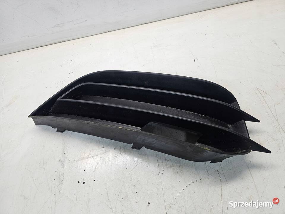 KRATKA ZDERZAKA PRAWA AUDI A1 8X 8X0807682 Przystajń