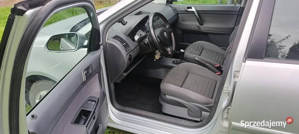Sprzedam VW Polo 9n 5d wersja Trendline benzyna