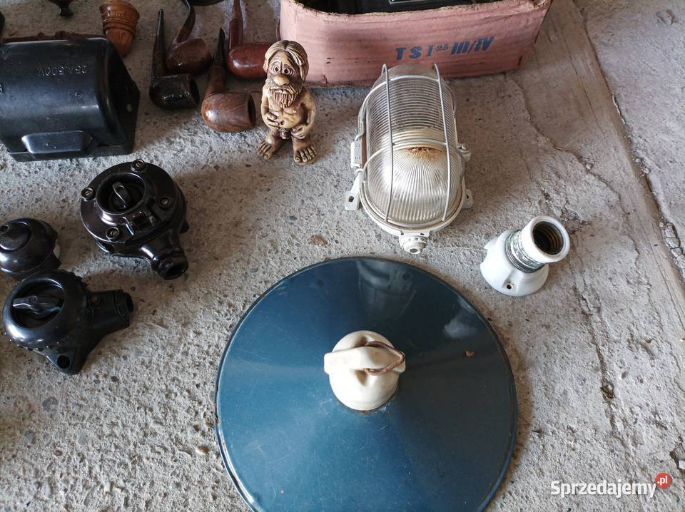 Stare gniazdka włączniki nadtynkowe