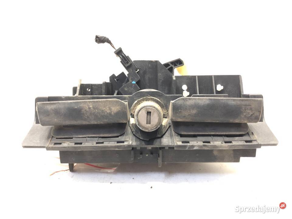 KLAMKA KLAPY TYŁ AUDI A3 8L 8D9827565HJ osobowe podkarpackie