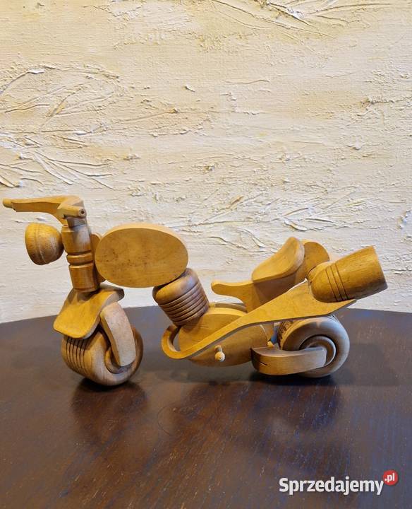 Drewniany Motorzabawkarzeźba lata 90 tevintage Lublin