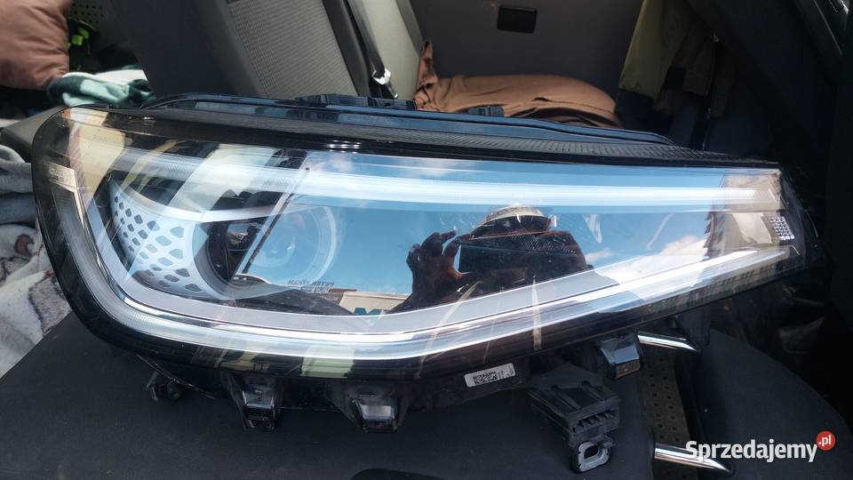 VW ID4 FULL LED PRAWA PRZEDNIA 11B941036M
