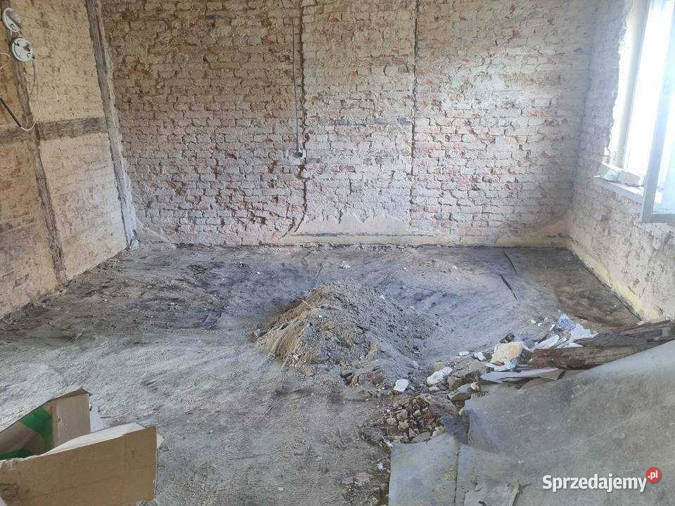 Dom wolnostojący z dużym potencjałem pow 250 m2 cegła Domy Sarnów