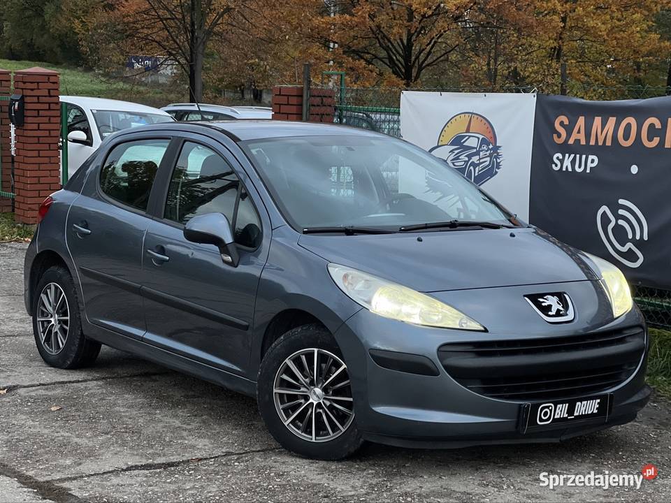 Peugeot 207 benzyna mały przebieg 2008 sprzedam