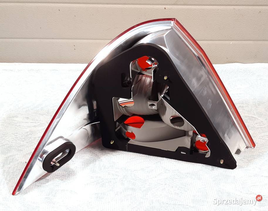 LAMPA PRAWY TYŁ MERCEDES W203 A2038200266 Mielęcin