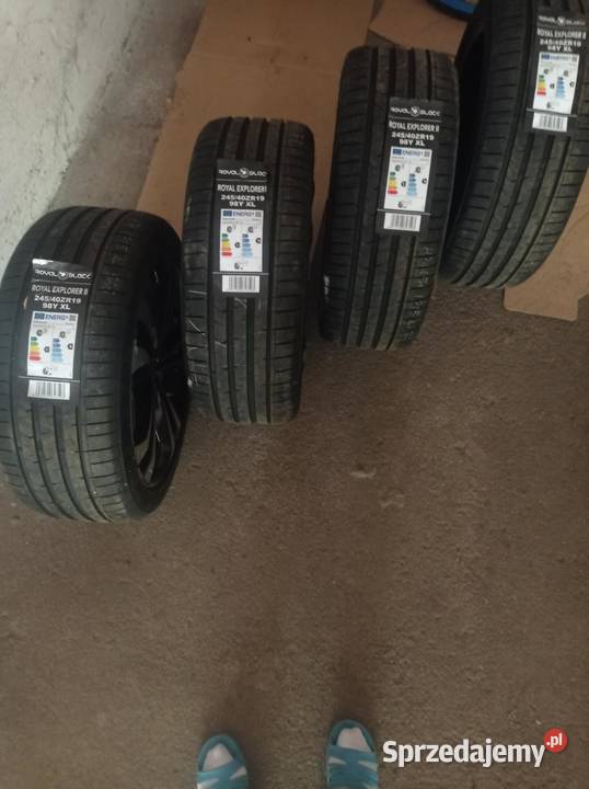 Sprzedam felgi aluminiowe BROCK 19 nowe opony